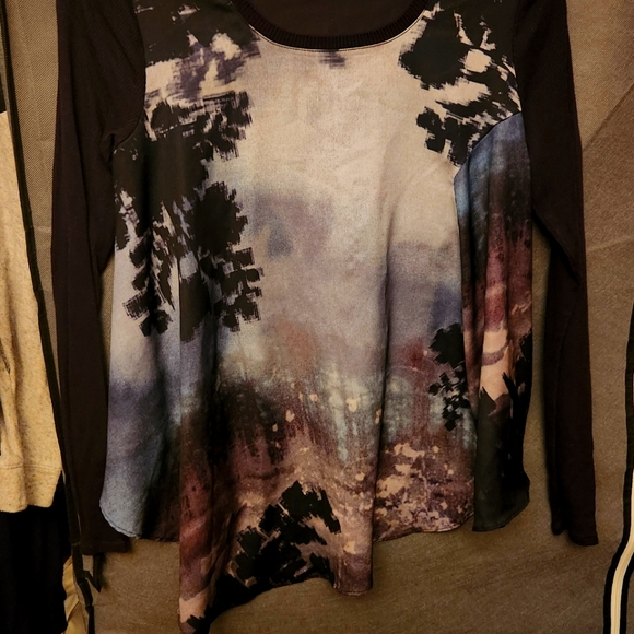 Simply Vera by Vera Wang Asymmetrical Longsleeve - Picture 1 of 3